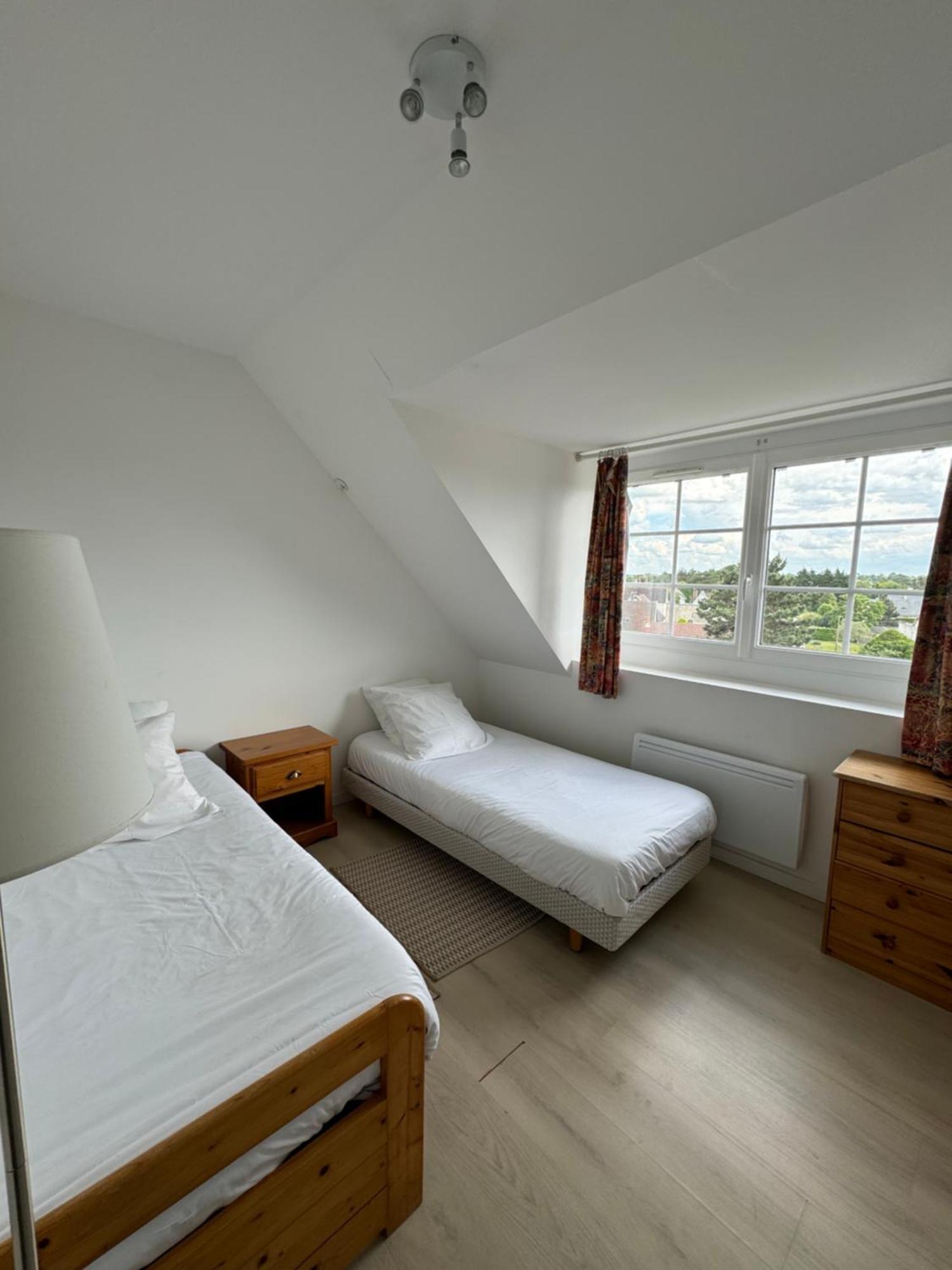 Chez-Marion Hotell Merville-Franceville-Plage Exteriör bild