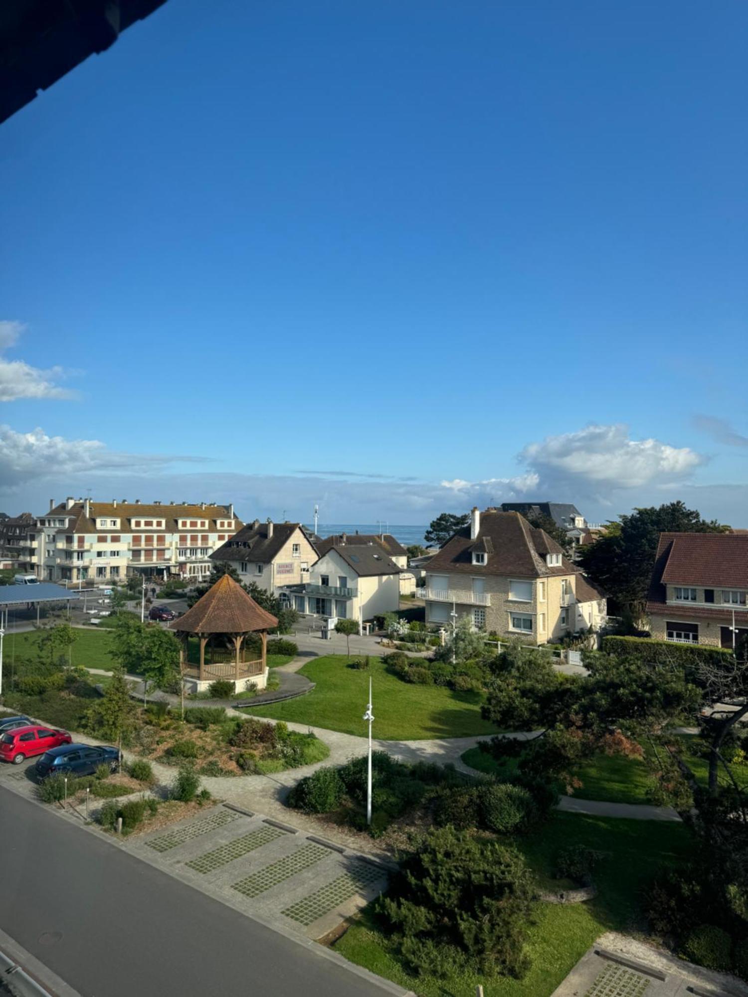 Chez-Marion Hotell Merville-Franceville-Plage Exteriör bild